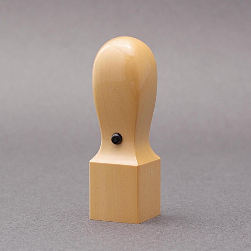 法人印鑑-角印-天丸タイプ-柘-18mm-ケース無-上彫職人彫り／商品画像1