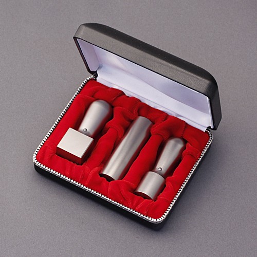 法人印鑑セット-シルバーチタン-MMMセット(丸天丸18-丸寸胴18-角天丸21mm)+Sケ-ス付／商品画像1